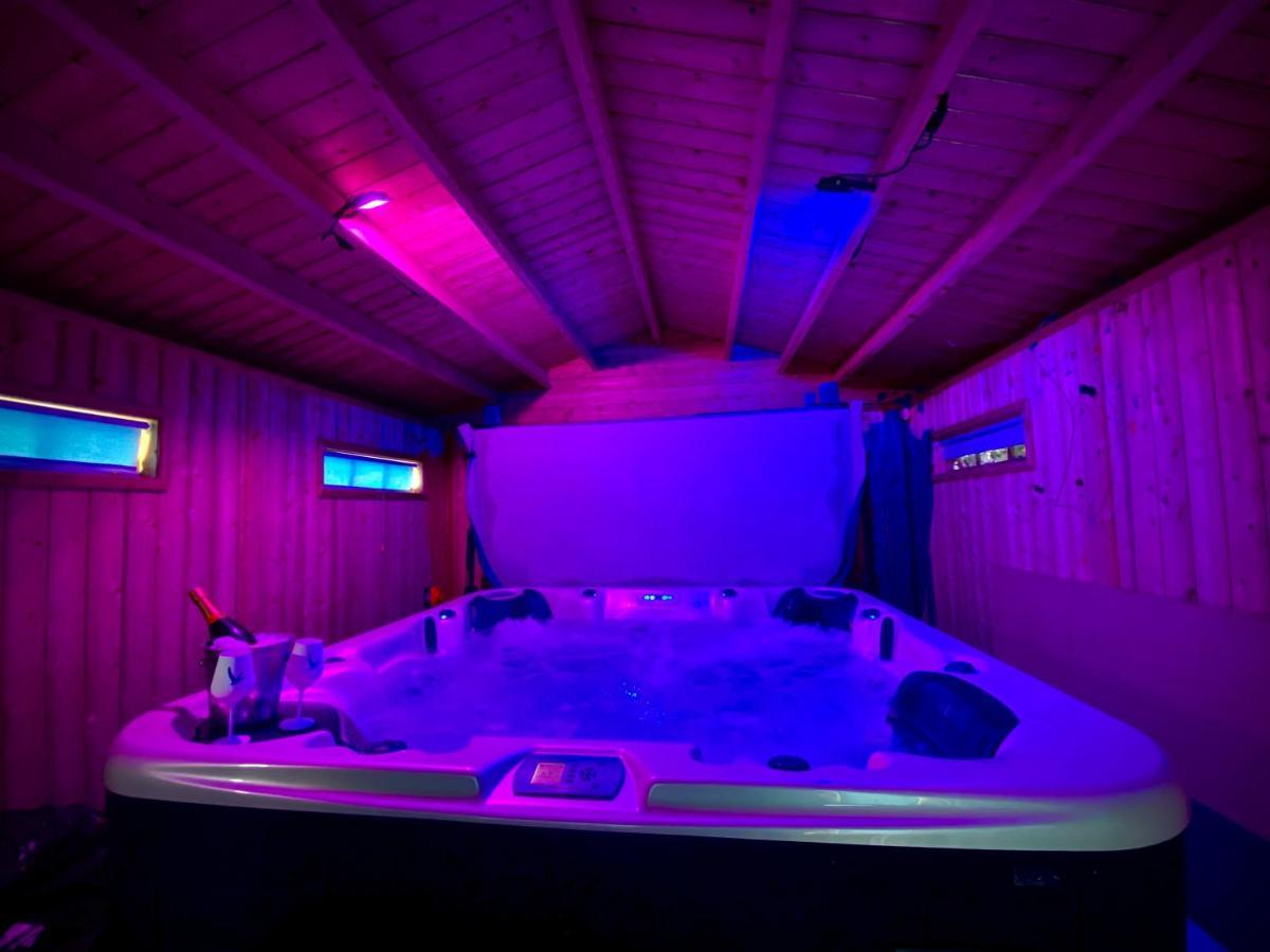 Beautiful Hot Tub Suite In Lytham St Annes Εξωτερικό φωτογραφία
